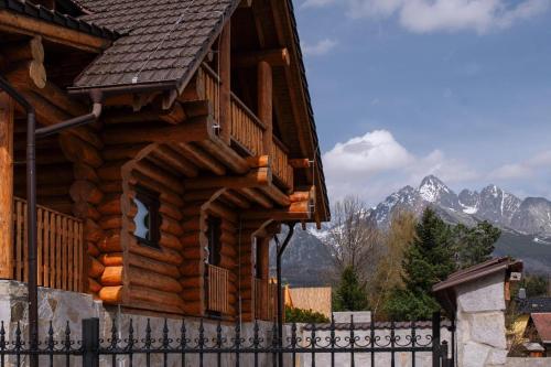 Lesný Chalet with Jacuzzi and sauna, 4 km from Starý Smokovec