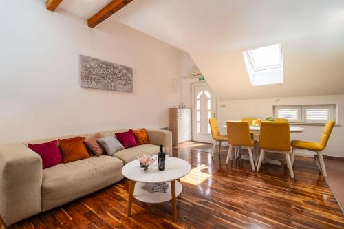 Sunset Horizon Apartment