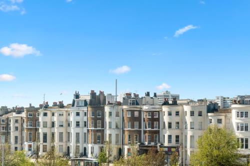 Rare Free Parking 2 Bed Central Apartment photo 7