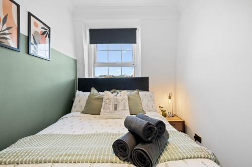 Rare Free Parking 2 Bed Central Apartment photo 8