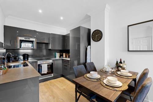 Rare Free Parking 2 Bed Central Apartment photo 20