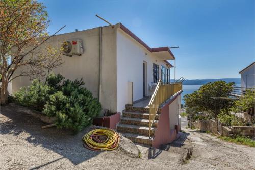 Apartments with parking space Brela, Makarska - 22678