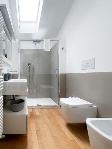 Ένα μπάνιο στο Loft62 - Centralissimo e tranquillo con parcheggio