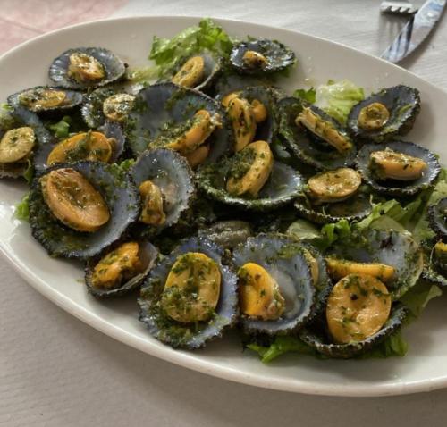 Makanan di atau berdekatan rumah percutian
