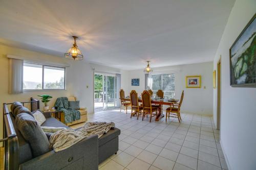 Un lugar para sentarse en 2 Mi to Clear Lake Access NorCal Getaway