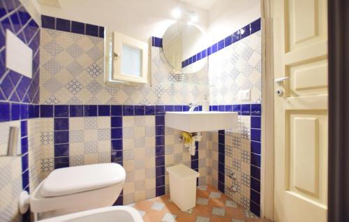 Ein Badezimmer in der Unterkunft 2 Bedroom Gorgeous Apartment In Scario