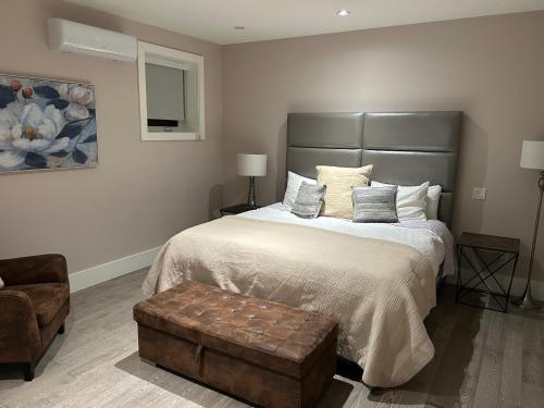 Ένα ή περισσότερα κρεβάτια σε δωμάτιο στο Luxury accomodation in West Vancouver