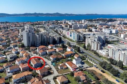 Apartments with a parking space Zadar - 24105