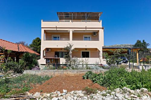 Apartments with parking space Grebastica, Sibenik - 24046