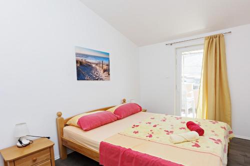 Apartments with parking space Grebastica, Sibenik - 24046