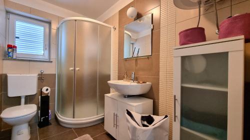 Apartments with parking space Baska, Krk - 24147