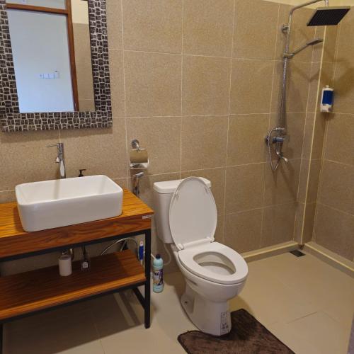 Un baño de Suci's Friendly Garden Cottage