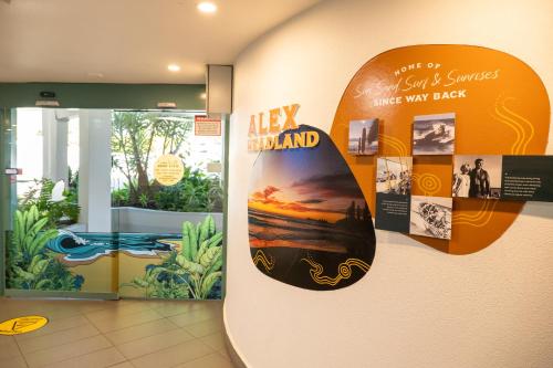 Imagen de la galería de Grand Palais Boolarong Beachside Apartments, en Alexandra Headland