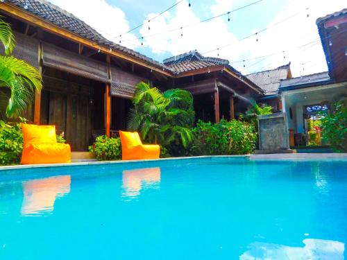 Kolam renang di atau dekat dengan Lotus & Teak Villas