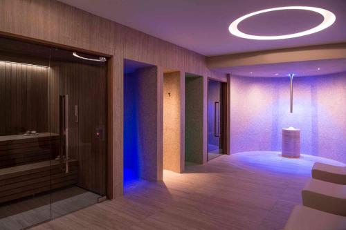 Bilik mandi di Europa Palace
