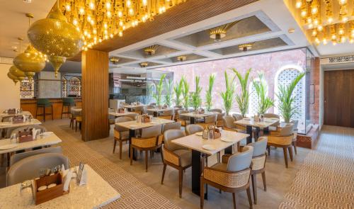 En restaurant eller et andet spisested på Effotel By Sayaji Calangute, Goa