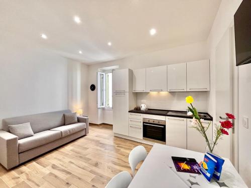 Η κουζίνα ή μικρή κουζίνα στο Citronnier- Menton centro-ideale inverno