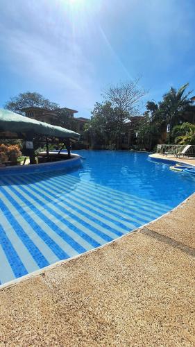 Бассейн в Apartment 2 bedrooms and 3 pools near to Tamarindo Beach или поблизости