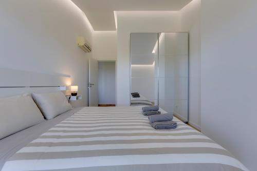 VILASOL - "Captain's Retreat" for 4 with AC facing the gardens & Pool