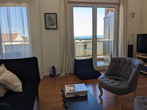 Photo de la galerie de l'établissement Grand duplex, terrasse vue mer et montagne, à Antibes
