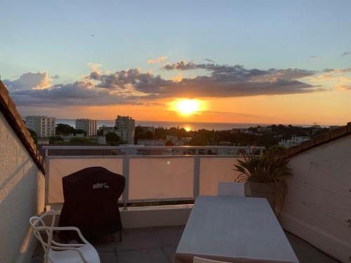Photo de la galerie de l'établissement Grand duplex, terrasse vue mer et montagne, à Antibes