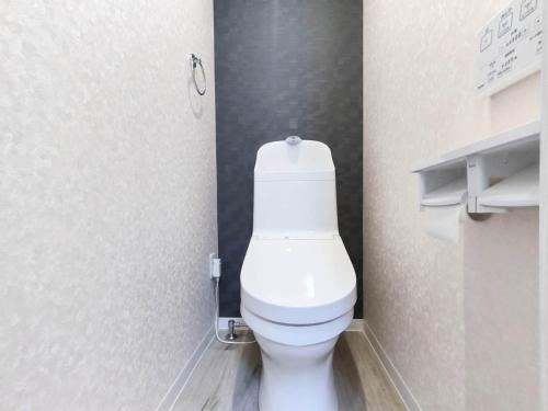11全新装修 2室1厅1浴室1卫生间 设施齐全 最大3人 2 rooms 1dining room 2bathrooms 2toilets Max 3P 免费无线网络
