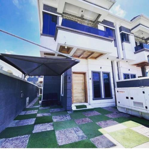Μπαλκόνι ή βεράντα στο Luxury four bedrooms ikate lekki