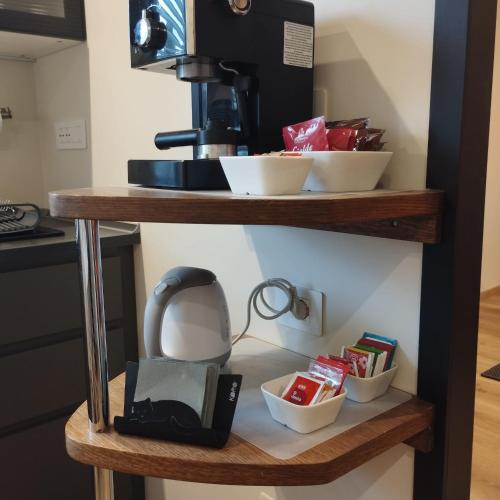 Tetera y cafetera en Tra LANGHE e ALPI
