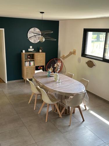 Photo de la galerie de l'établissement Maison familiale avec jardin sur la côte landaise, à Magescq