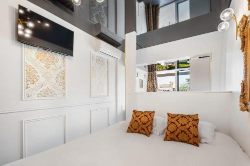Tolérance Baroque Apartment in Cap dAgde Naturist Village