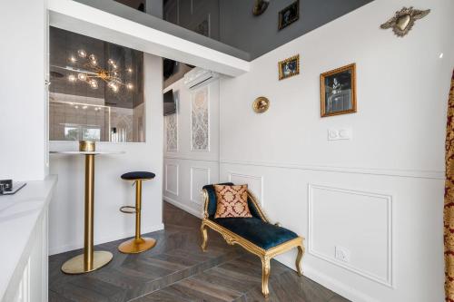 Tolérance Baroque Apartment in Cap dAgde Naturist Village