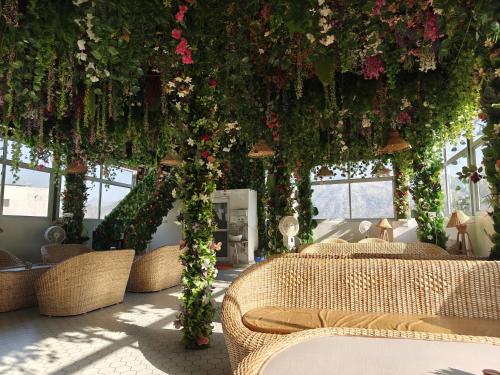 Un lugar para sentarse en Check inn homes