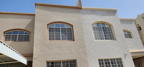 El edificio en el que está el hostal