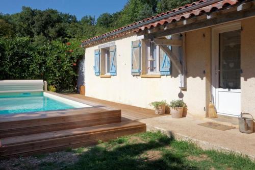 Petite maison avec piscine privée