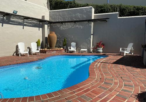 Gallery image of B Shocked Manor - Lux Suites in Cape Town