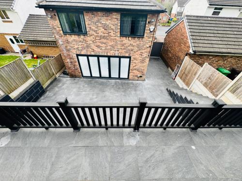 Luxury 5BR Stay With City Access photo 82
