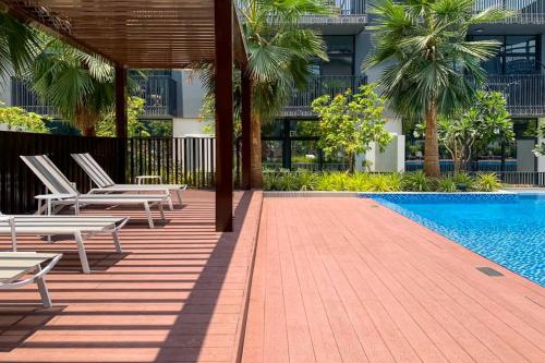 Amazing 1BR with Pool in JVC