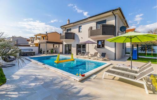 Gorgeous Home In Pula With Sauna
