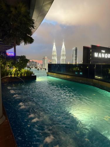 Kolam renang di atau dekat dengan Eaton Residences KLCC By Armanee