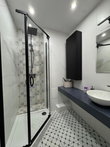 Ванная комната в KATO Central 3 Maja 100m2