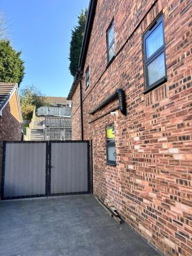 Luxury 5BR Stay With City Access photo 135