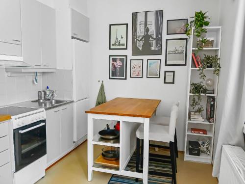 Dapur atau dapur kecil di Beautiful apartment in Helsinki