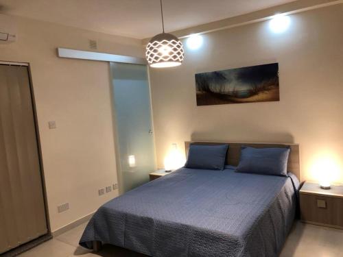 Postel nebo postele na pokoji v ubytování Sea View 2 Bed Apartment Close To Beach Hpi7738