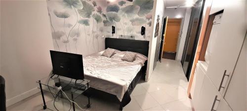 Studio 73, Héliopolis E au village naturiste