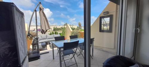 Studio 73, Héliopolis E au village naturiste