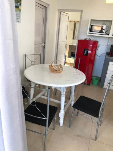 Dapur atau dapur kecil di Villa Camille