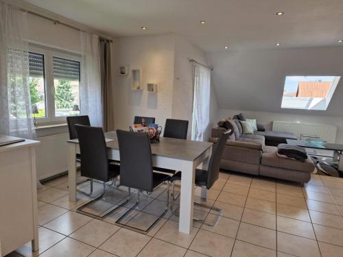 Χώρος καθιστικού στο Quickstay Apartments - ganze Wohnung in Miesau