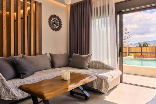 Πισίνα στο ή κοντά στο Villa Solace, A Serene Retreat With Private Pool