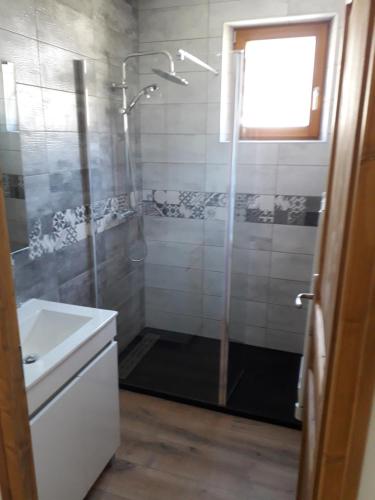 Koupelna v ubytování Appartement avec jardin