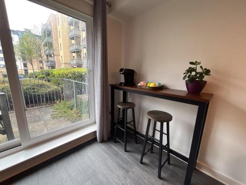 Apartment 2 bath free parking photo 33